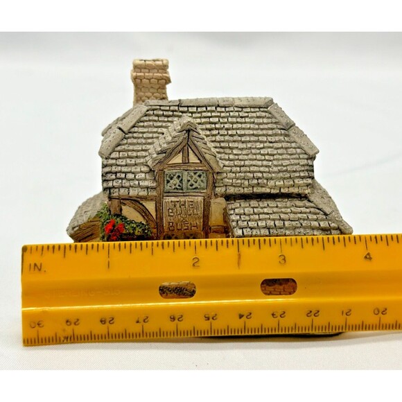 VINTAGE David Winter Cottages- The Bull & Bush- December British Traditions 1989 - Picture 8 of 9